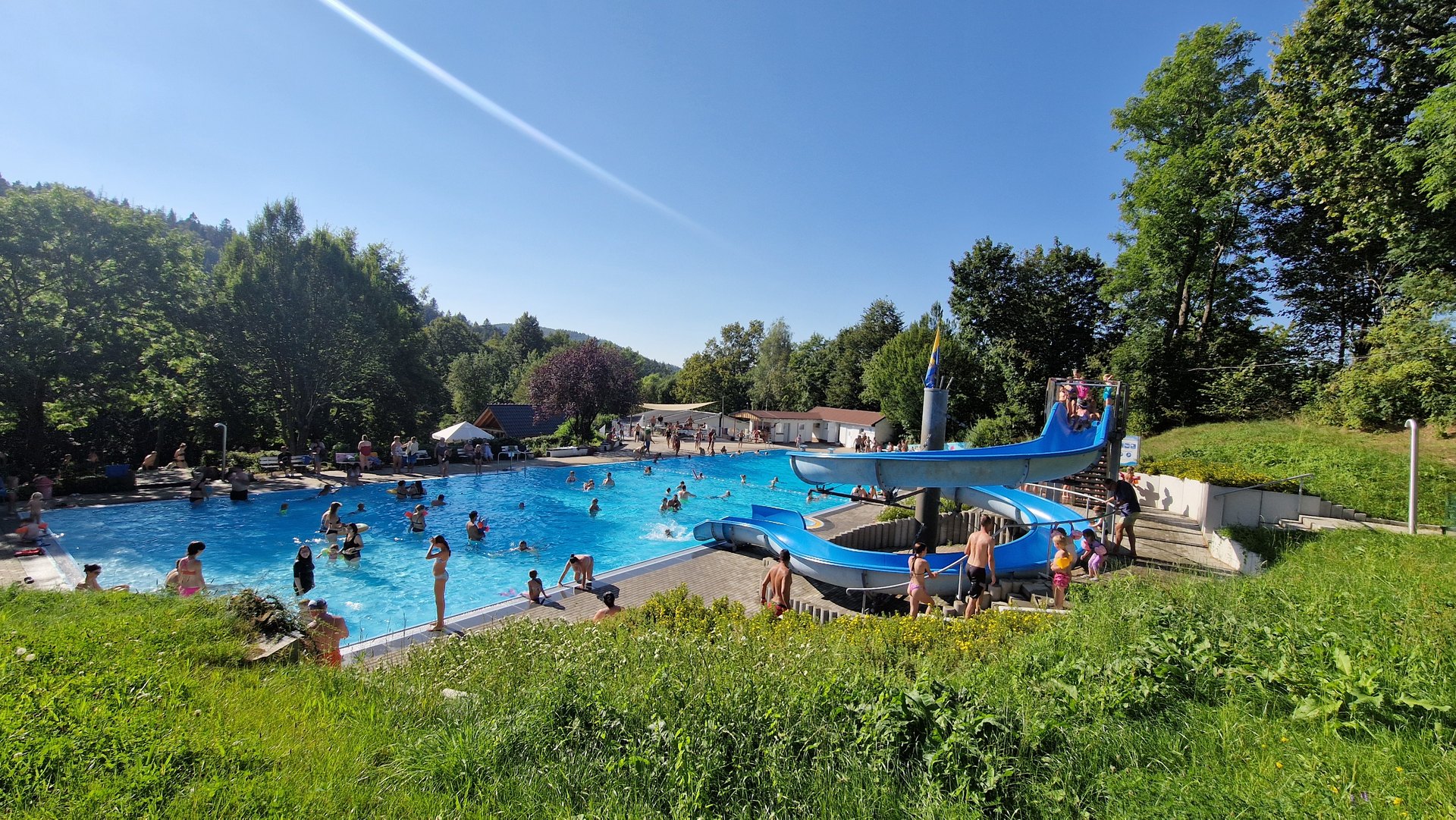 Gebirgsbad Jonsdorf mit Wasserrutsche